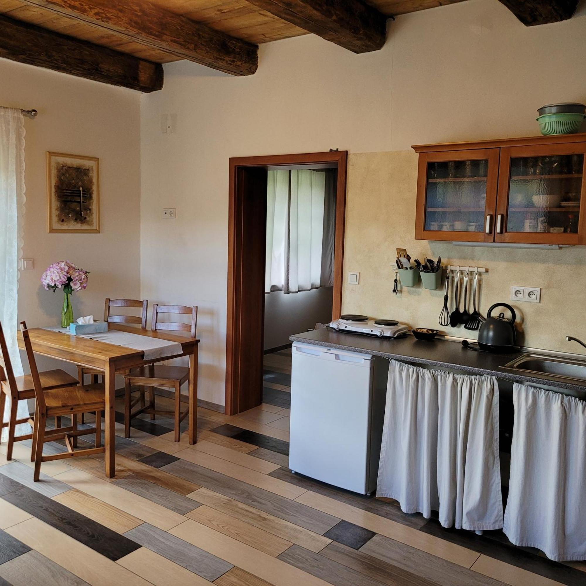 Chloumek Appartement Bela  Buitenkant foto