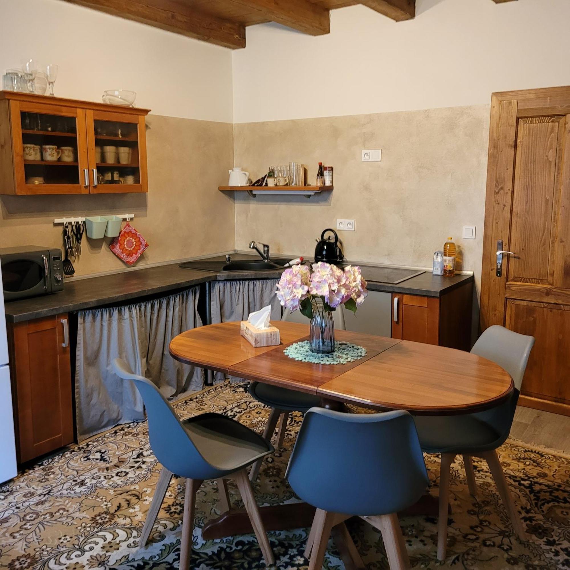Chloumek Appartement Bela  Buitenkant foto