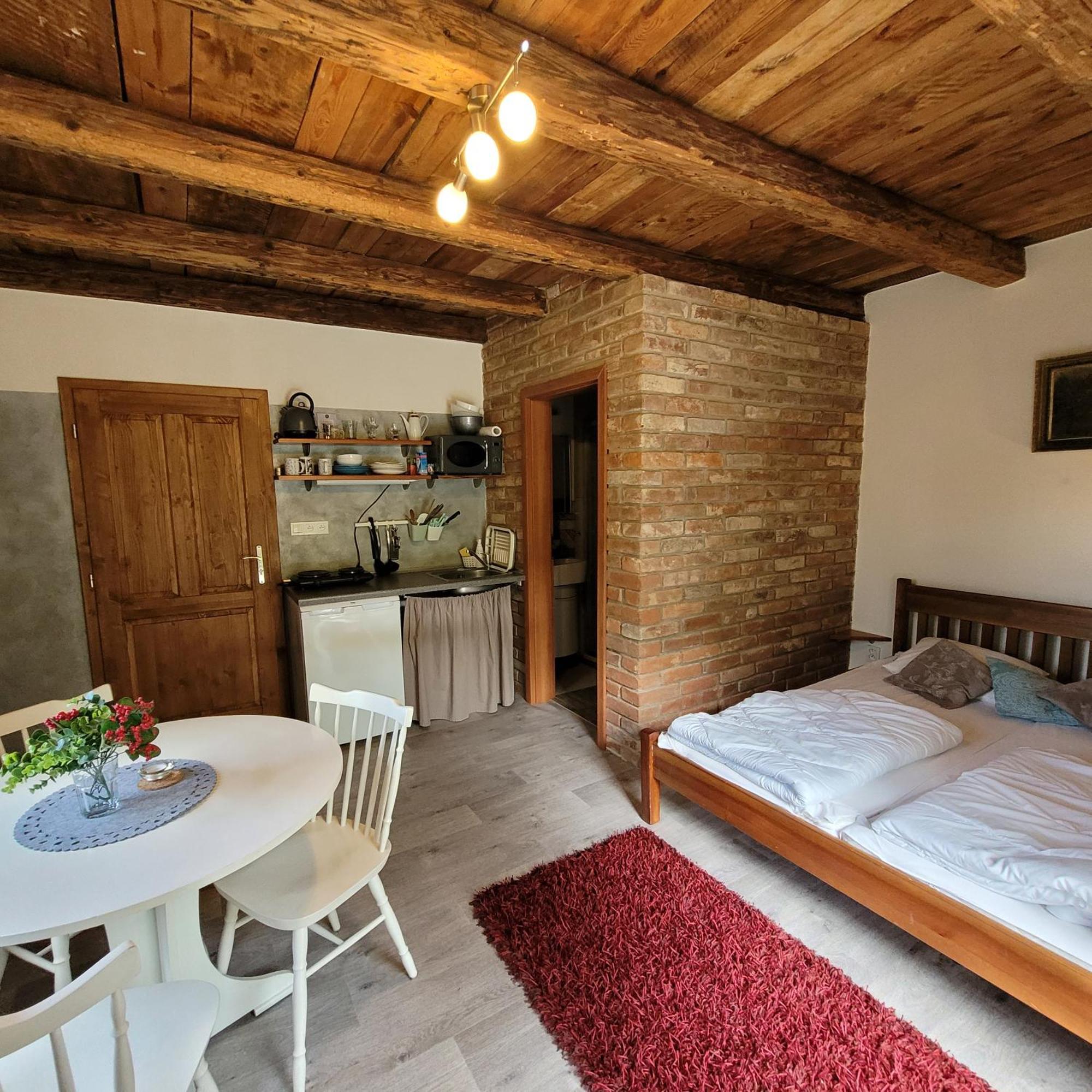 Chloumek Appartement Bela  Buitenkant foto